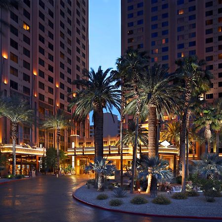 Hilton Grand Vacations Club On The Las Vegas Strip Hotel Exterior photo