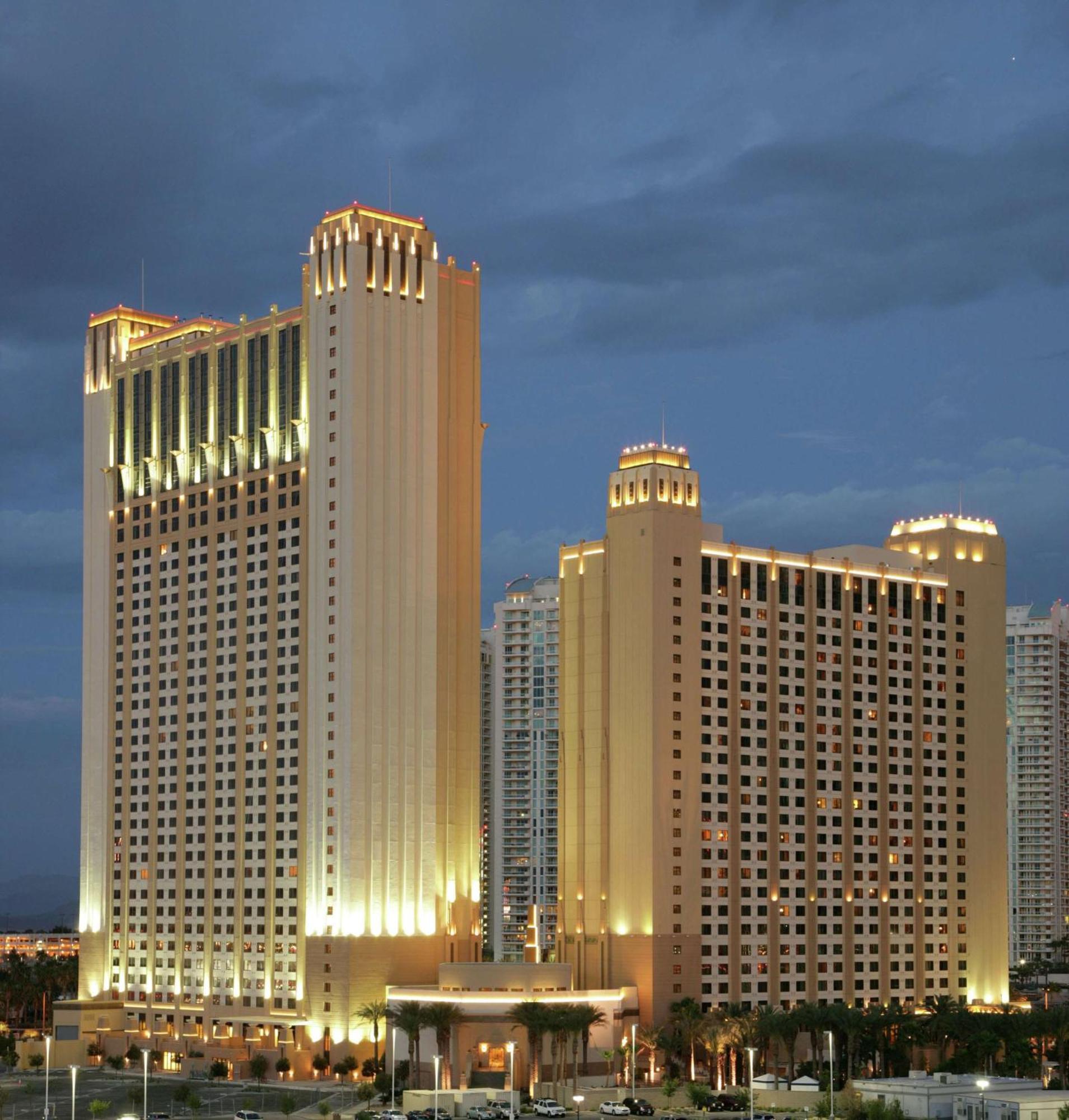 Hilton Grand Vacations Club On The Las Vegas Strip Hotel Exterior photo