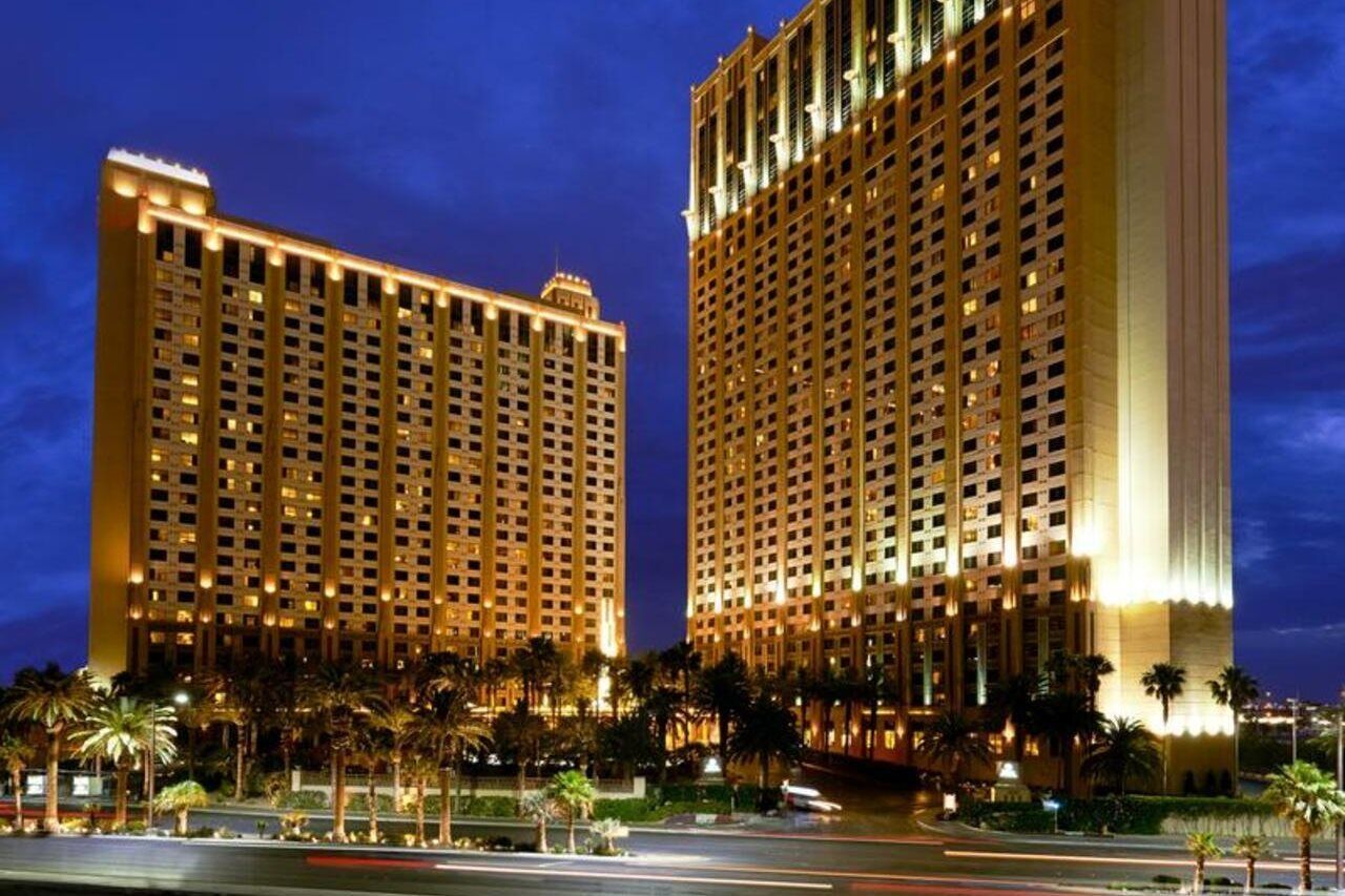 Hilton Grand Vacations Club On The Las Vegas Strip Hotel Exterior photo